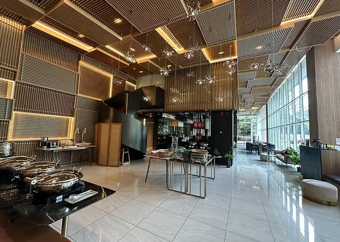 S42 Sukhumvit Wyndham Garden Ekkamai Swimming Gym
