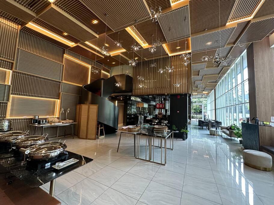 S42 Sukhumvit Wyndham Garden Ekkamai Swimming Gym อพาร์ทเม้น กรุงเทพมหานคร