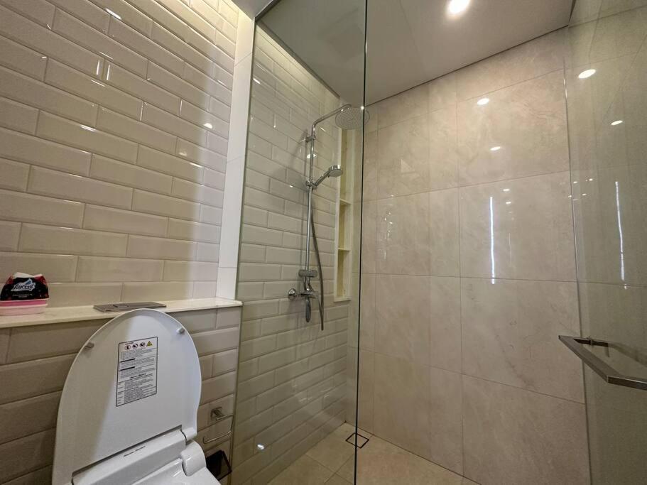S42 Sukhumvit Wyndham Garden Ekkamai Swimming Gym อพาร์ทเม้น กรุงเทพมหานคร