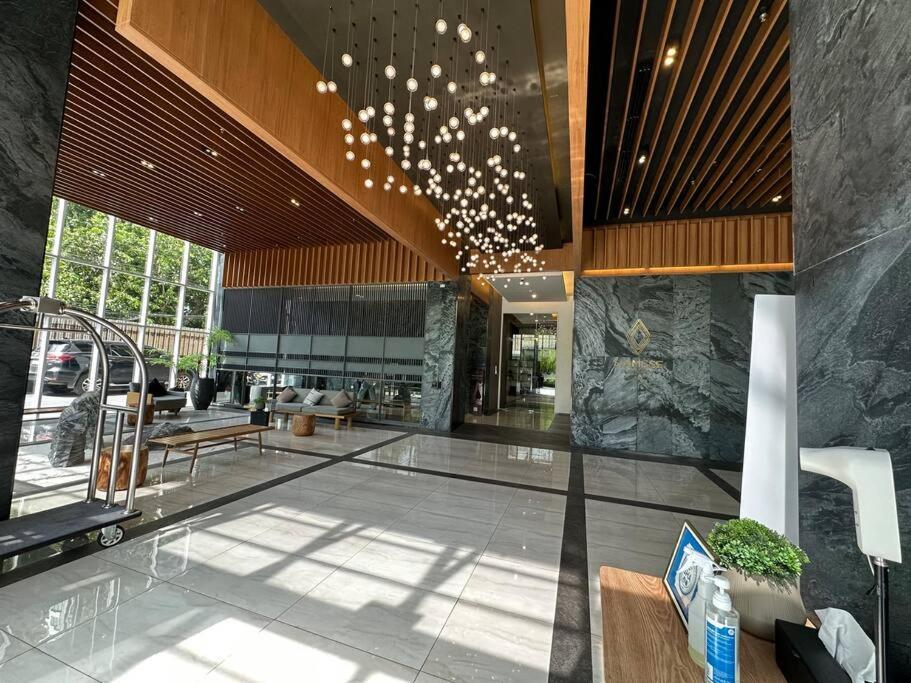 S42 Sukhumvit Wyndham Garden Ekkamai Swimming Gym * กรุงเทพมหานคร